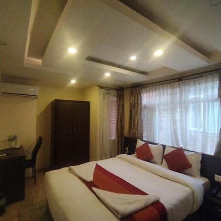 Hotel Sapana Garden Thamel カトマンズ エクステリア 写真