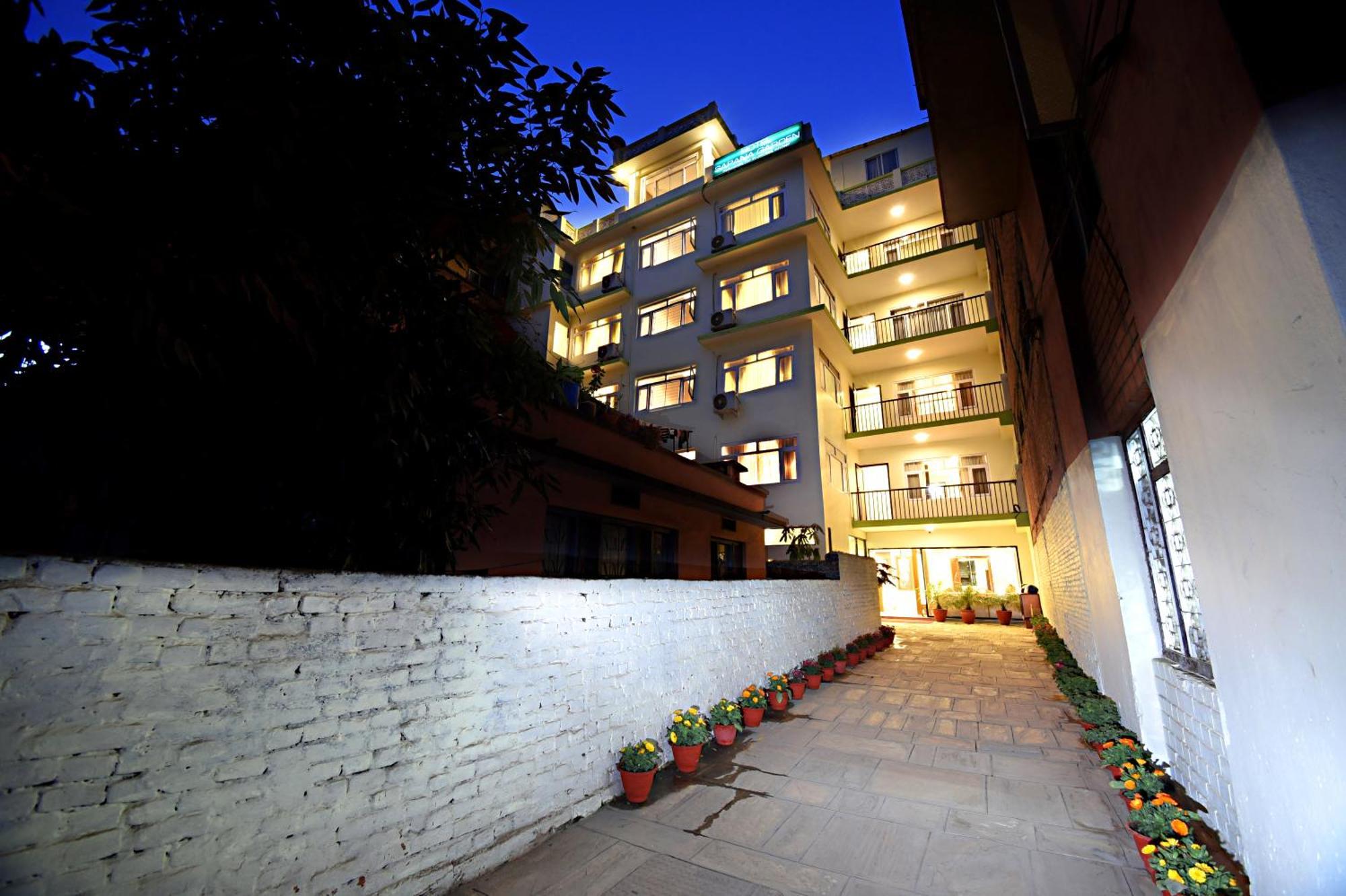 Hotel Sapana Garden Thamel カトマンズ エクステリア 写真