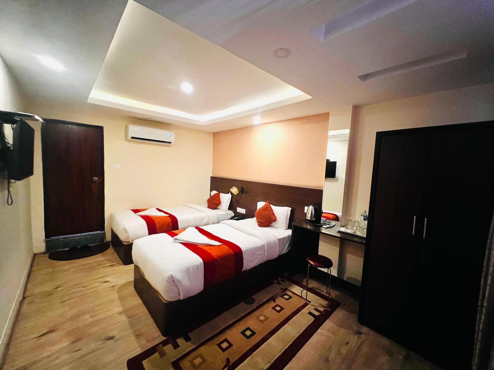 Hotel Sapana Garden Thamel カトマンズ エクステリア 写真