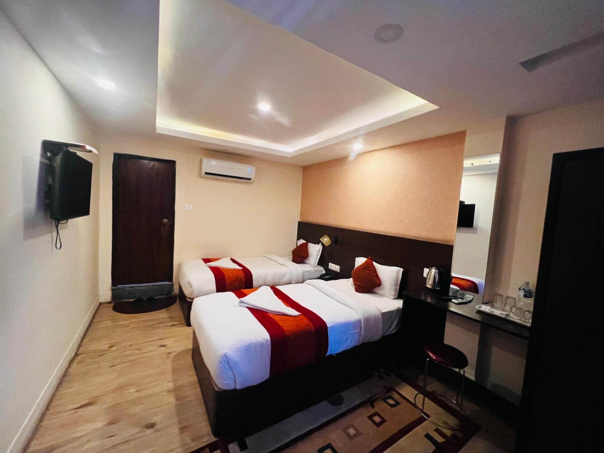 Hotel Sapana Garden Thamel カトマンズ エクステリア 写真