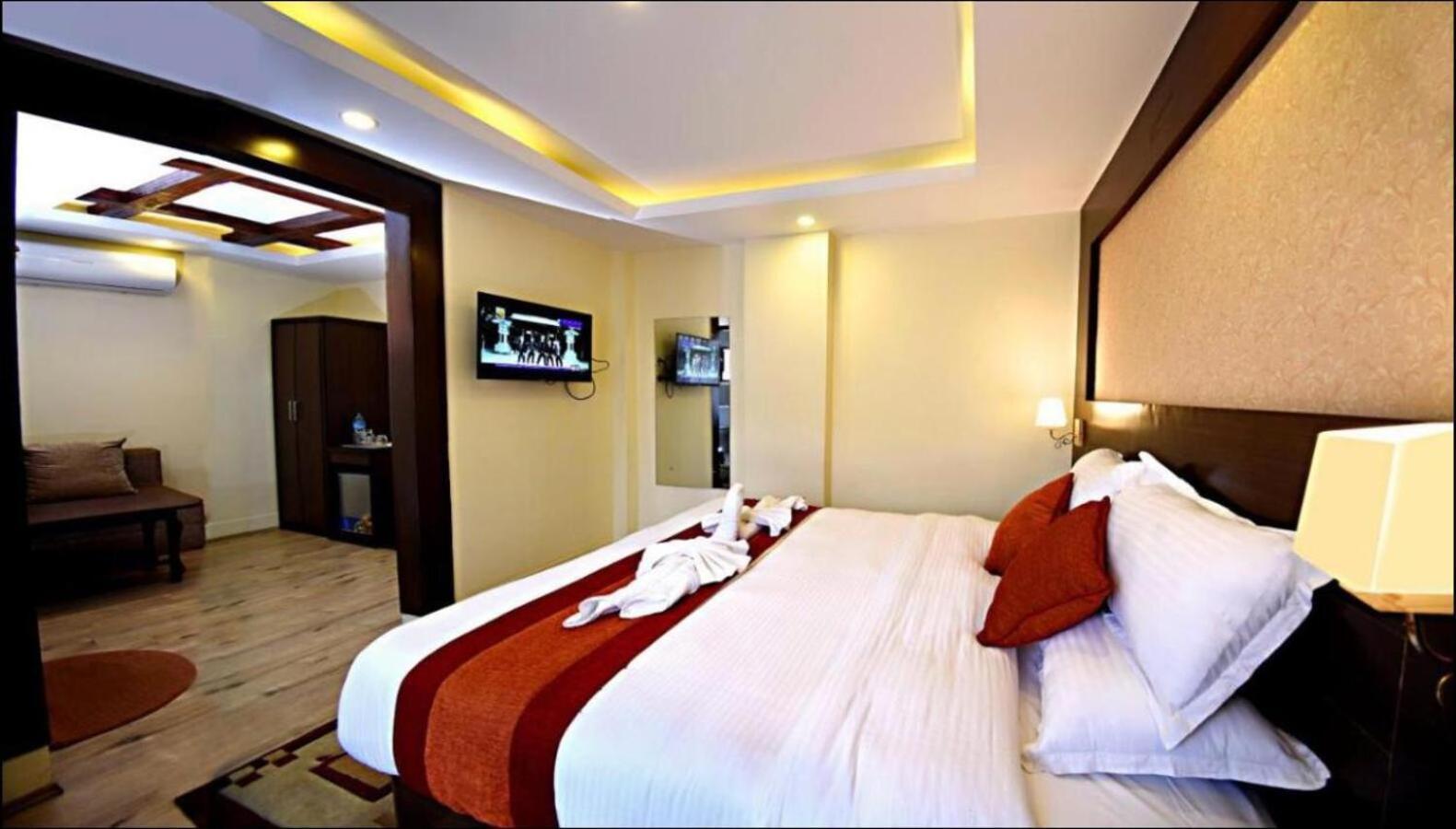 Hotel Sapana Garden Thamel カトマンズ エクステリア 写真