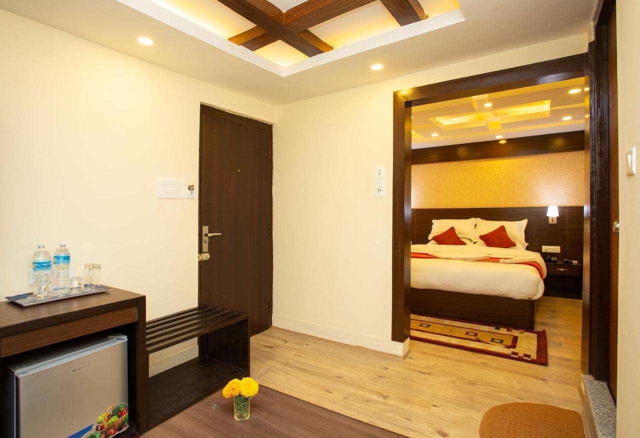 Hotel Sapana Garden Thamel カトマンズ エクステリア 写真