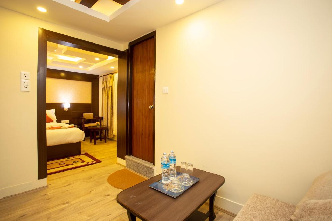 Hotel Sapana Garden Thamel カトマンズ エクステリア 写真