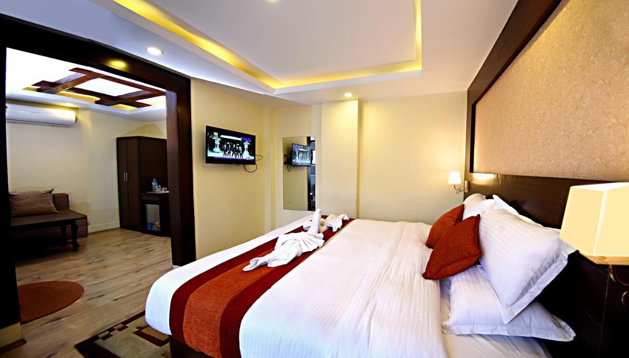 Hotel Sapana Garden Thamel カトマンズ エクステリア 写真