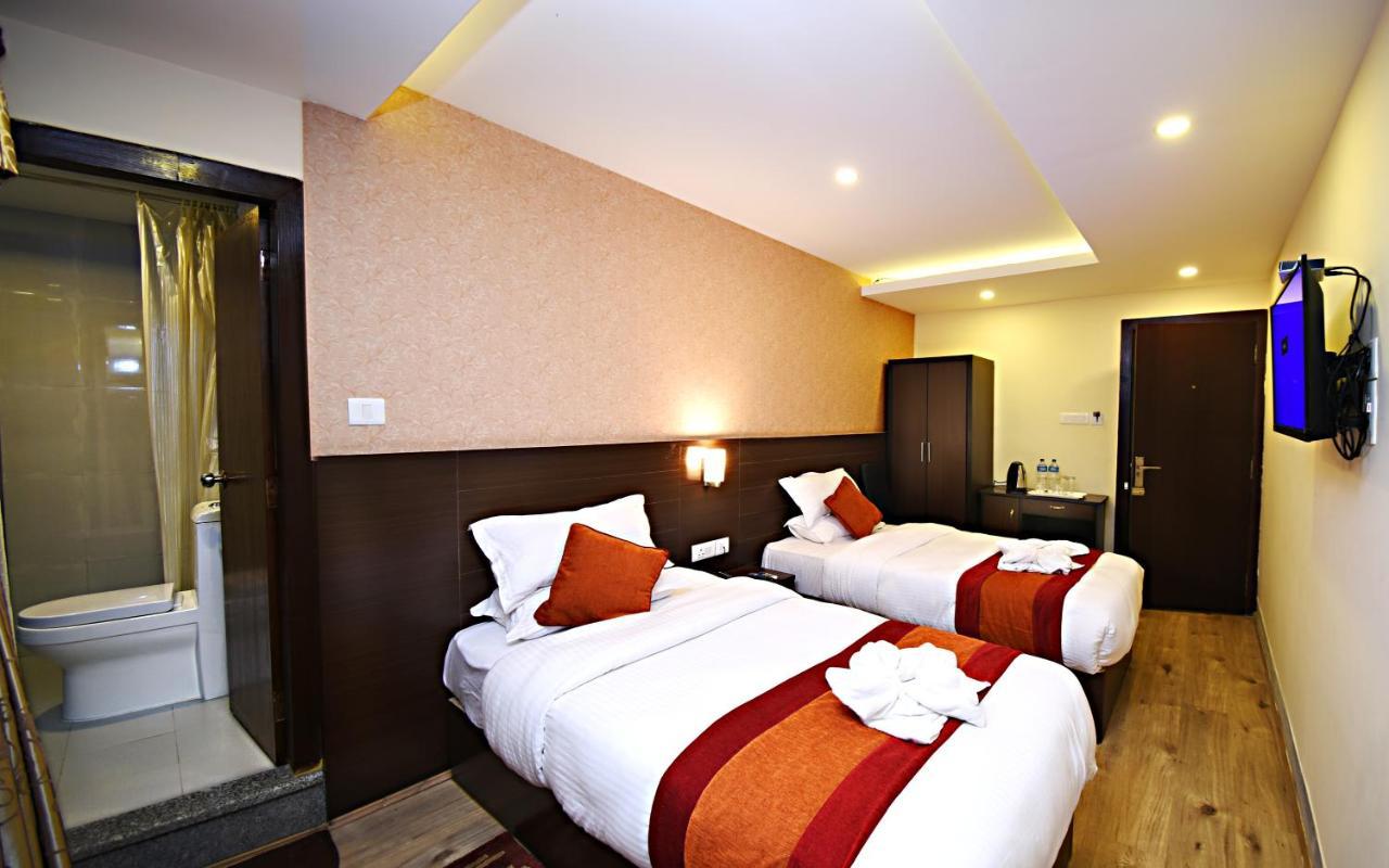 Hotel Sapana Garden Thamel カトマンズ エクステリア 写真