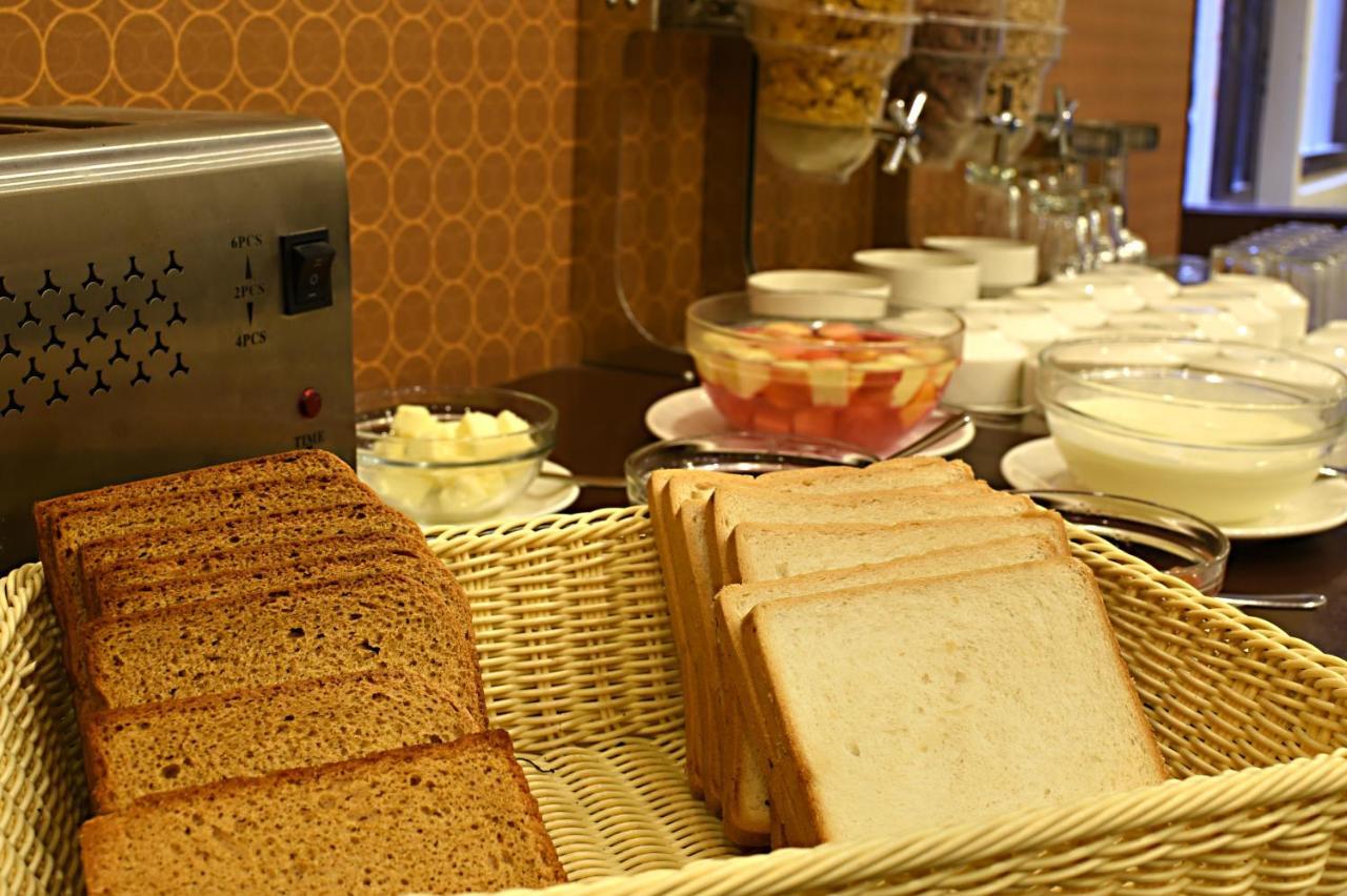 Hotel Sapana Garden Thamel カトマンズ エクステリア 写真